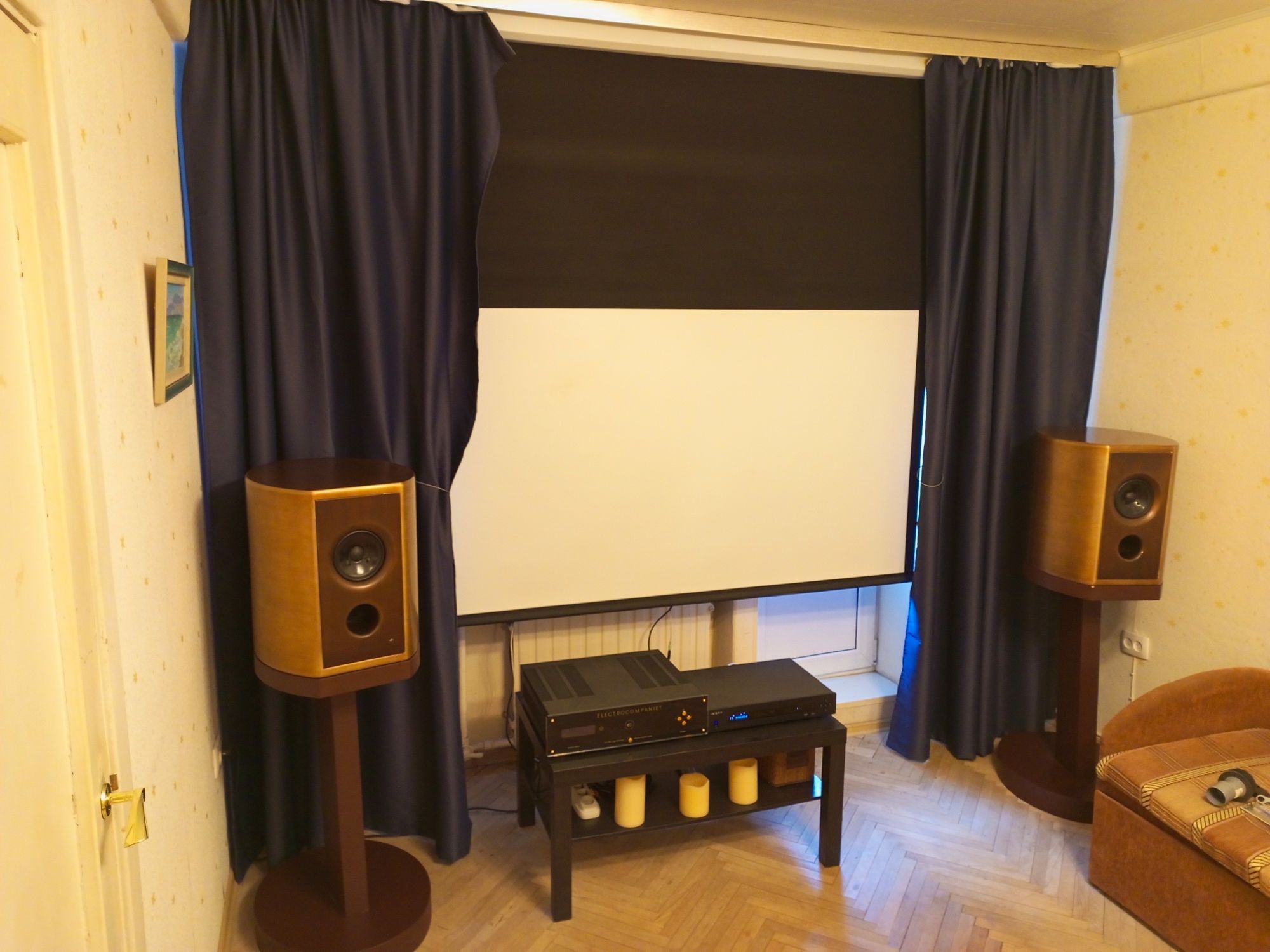 LogoS Audio широкополосная акустика