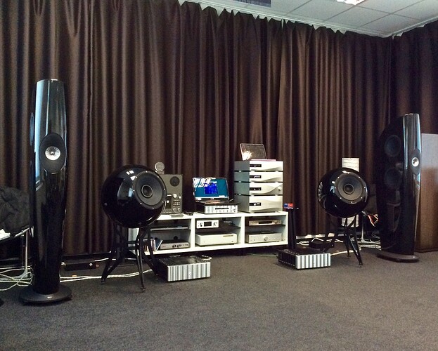 System_KEF_Jeff.jpg.d3b14548b4194f84a71170b8c6165924.jpg